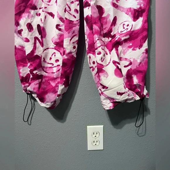 Zumba Sz LG Cargo Athletic Pants Joggers Pink/White dance activewear NWT - Picture 4 of 4